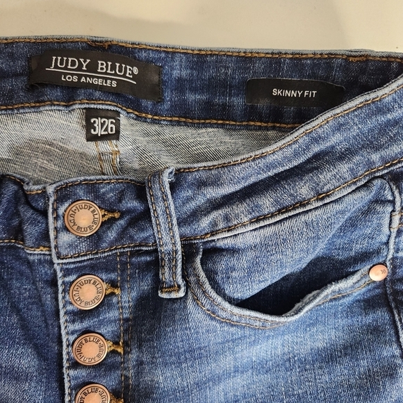 Judy Blue Mid Rise Medium Wash Skinny Jeans w/Thermal Patch Insert-Size 3/26 - Picture 7 of 8